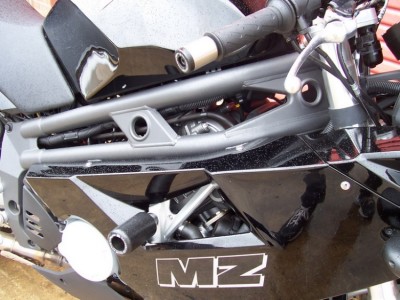 Padací chrániče - MZ 1000 S (kapotovaná), černé